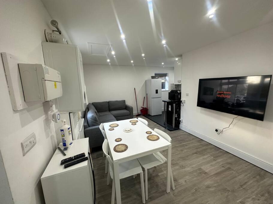 2 Bedroom House,Brownhillrd Se6 London Eksteriør billede